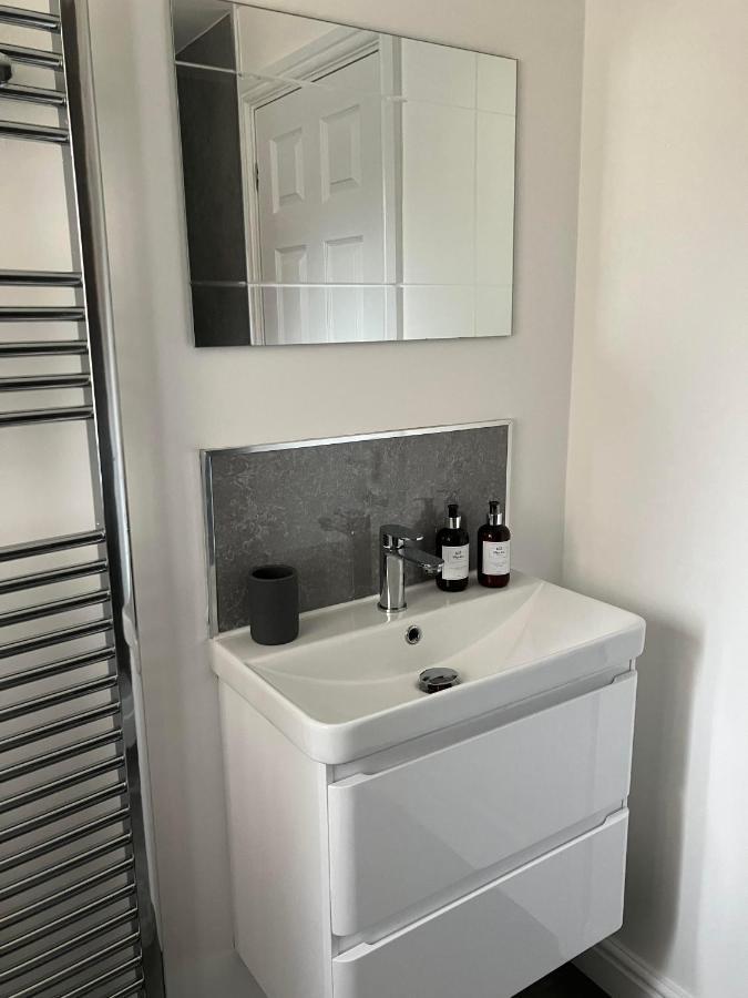 Honeyberry Cottage -Part Of Alton Cottages Екстер'єр фото